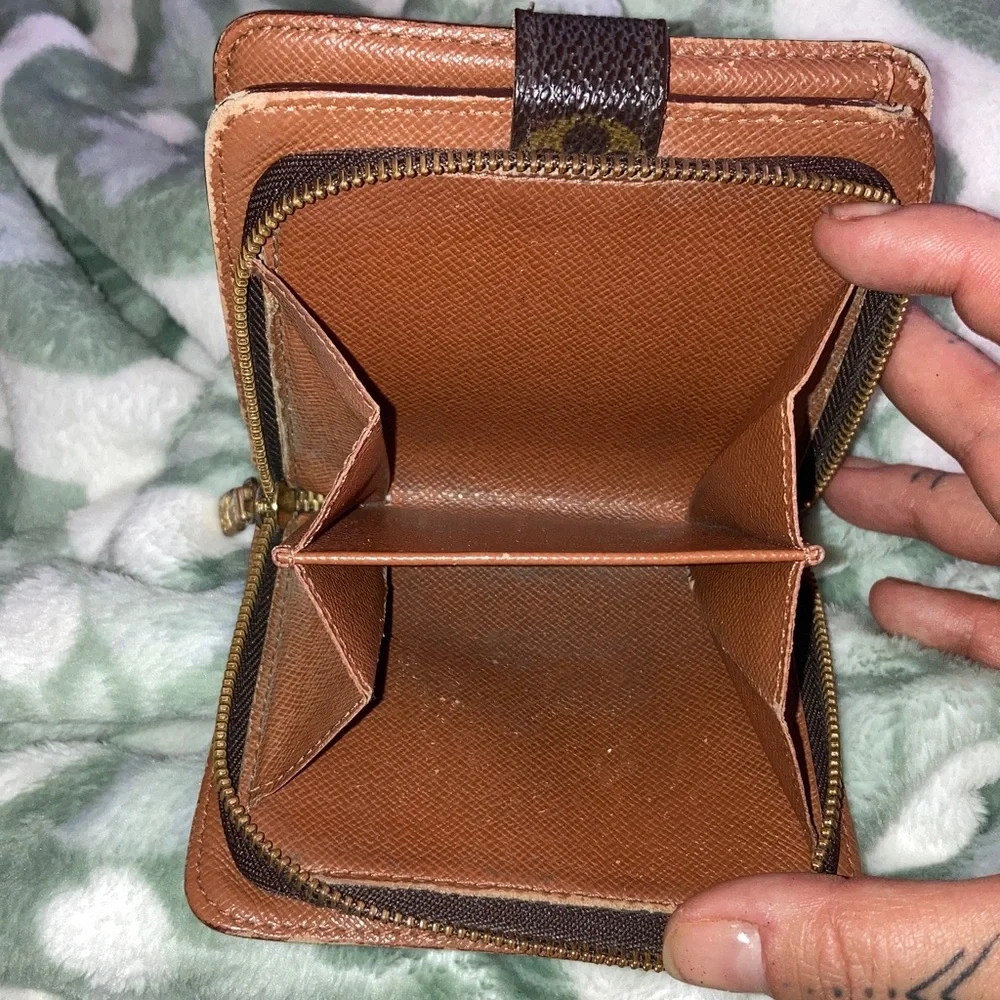 Louis Vuitton Brown Monogram Compact Wallet with Gold Hardware. Authentic. - Picture 13 of 16